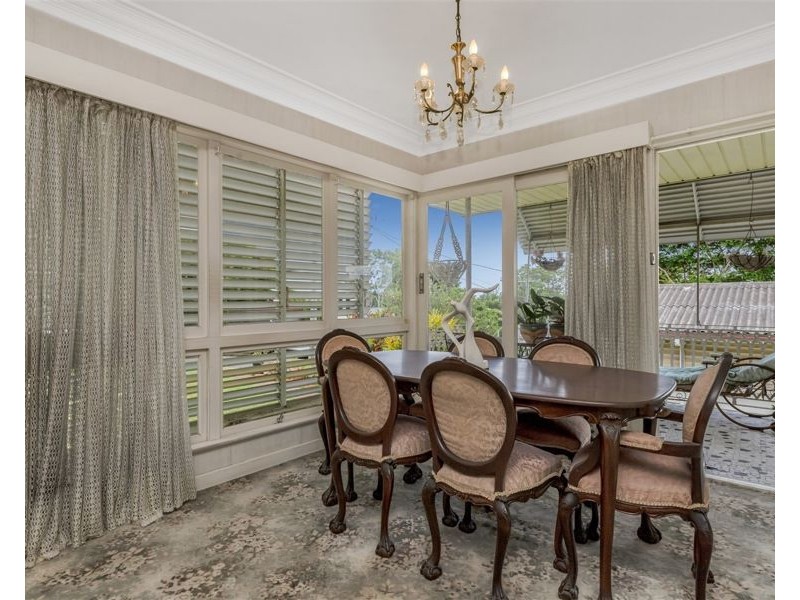 42 Coverdale St, Indooroopilly QLD 4068