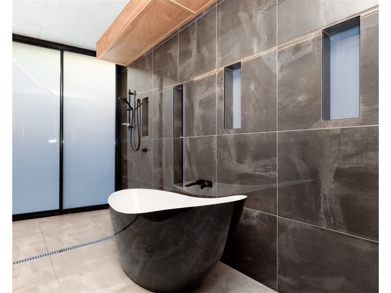 24 Greenway Street, Grange QLD 4051