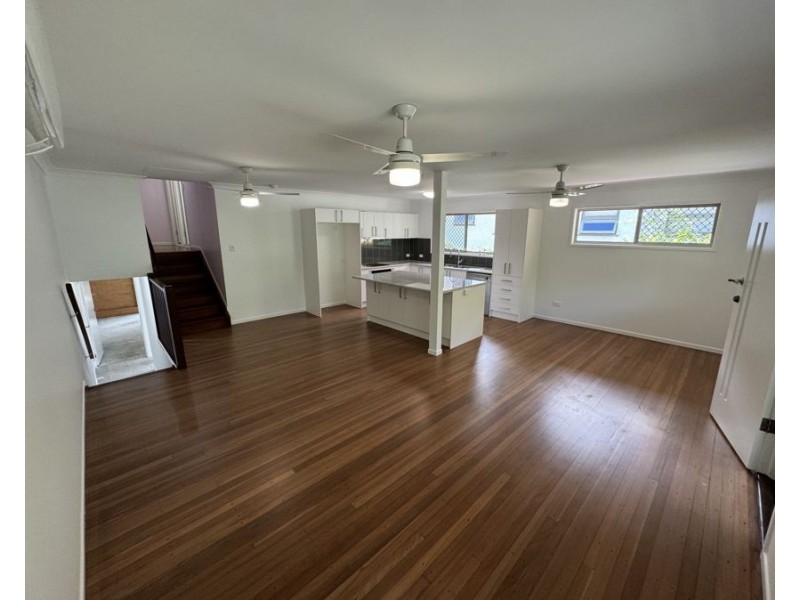 19 Turner Ave, Fairfield QLD 4103