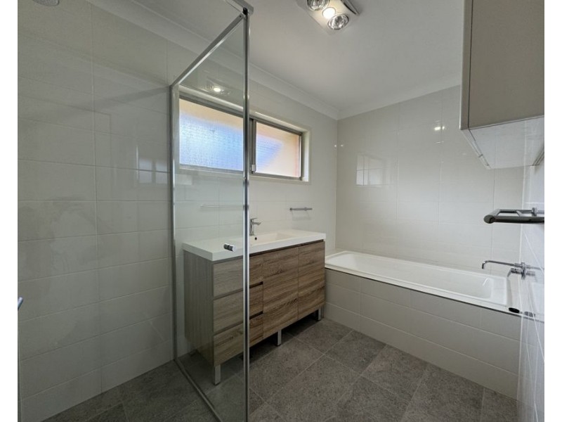 19 Turner Ave, Fairfield QLD 4103