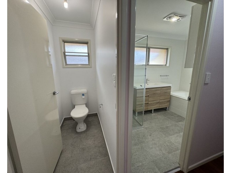 19 Turner Ave, Fairfield QLD 4103