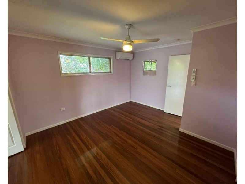 19 Turner Ave, Fairfield QLD 4103