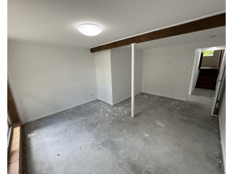 19 Turner Ave, Fairfield QLD 4103