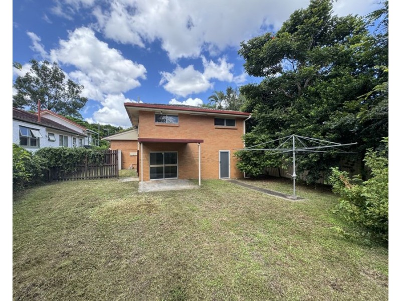 19 Turner Ave, Fairfield QLD 4103