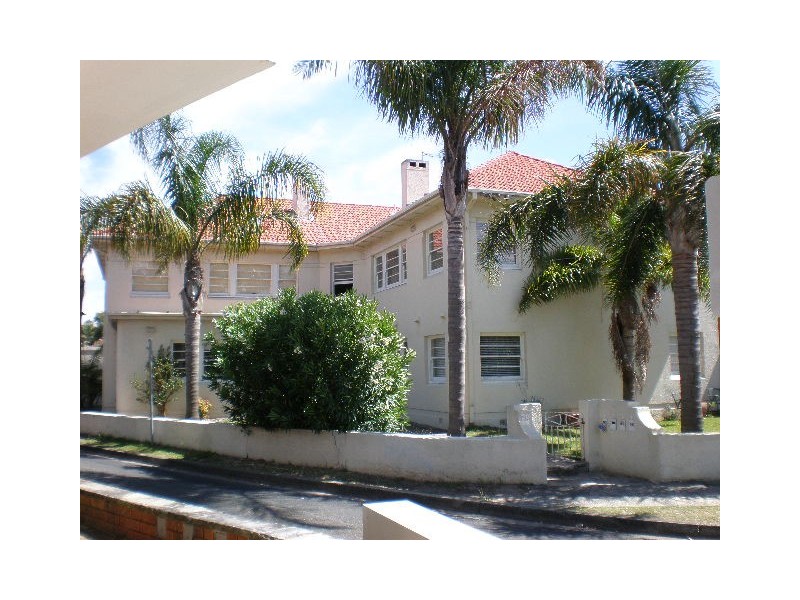 2/20 EUROBIN AVENUE, Manly NSW 2095