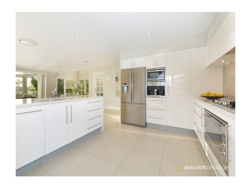 33 Glencairn Avenue, Indooroopilly QLD 4068