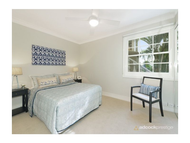 33 Glencairn Avenue, Indooroopilly QLD 4068