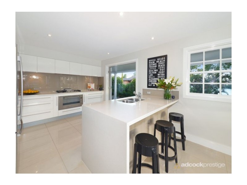 33 Glencairn Avenue, Indooroopilly QLD 4068