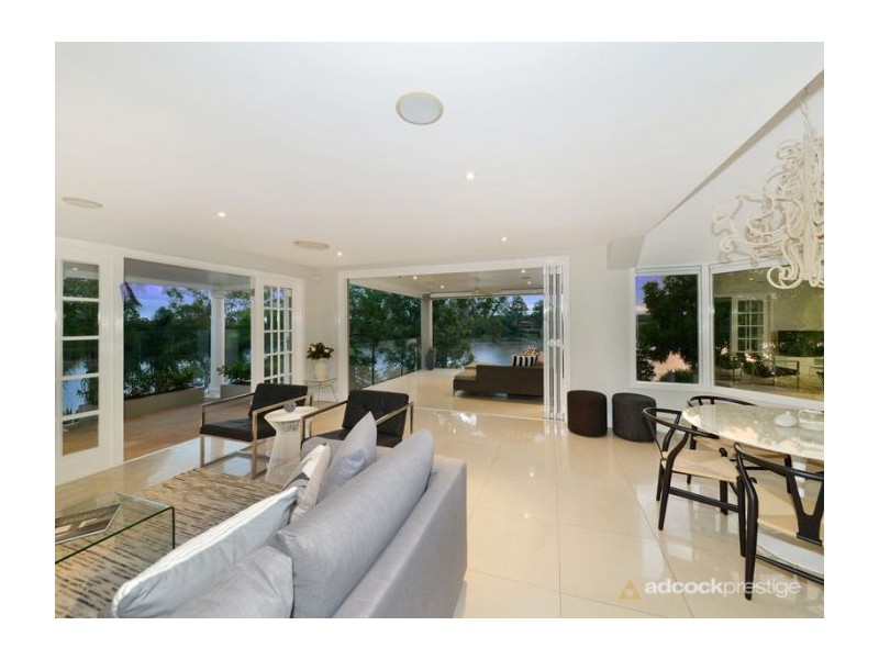 33 Glencairn Avenue, Indooroopilly QLD 4068