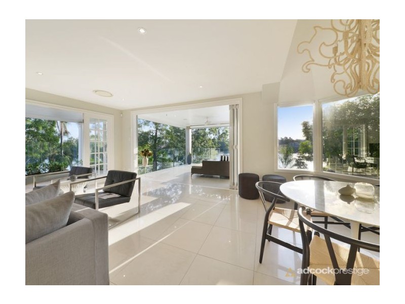 33 Glencairn Avenue, Indooroopilly QLD 4068