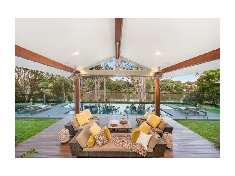 15 Ningana Street, Fig Tree Pocket QLD 4069