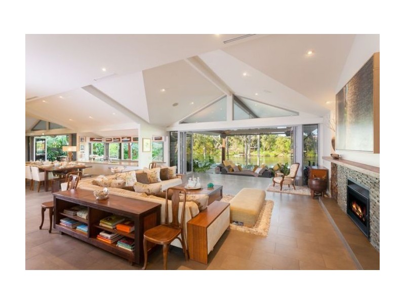 15 Ningana Street, Fig Tree Pocket QLD 4069