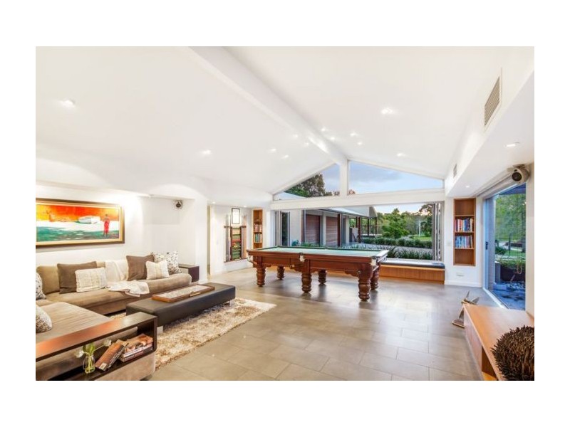 15 Ningana Street, Fig Tree Pocket QLD 4069