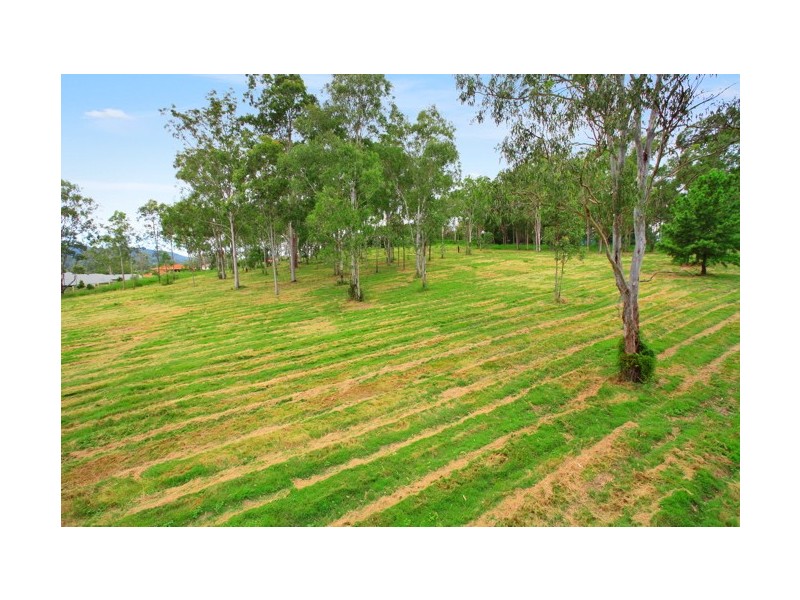 5 Winrock Street, Brookfield QLD 4069