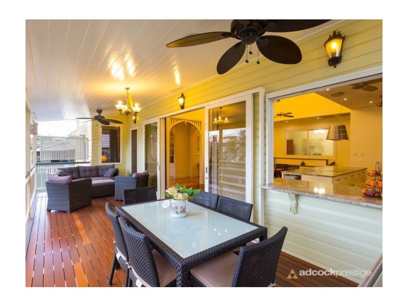 8 Laurel Avenue, Chelmer QLD 4068