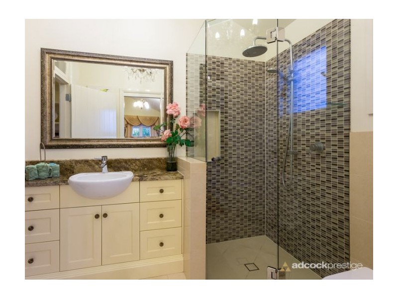 8 Laurel Avenue, Chelmer QLD 4068