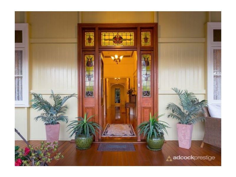 8 Laurel Avenue, Chelmer QLD 4068