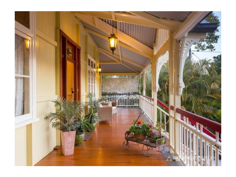 8 Laurel Avenue, Chelmer QLD 4068