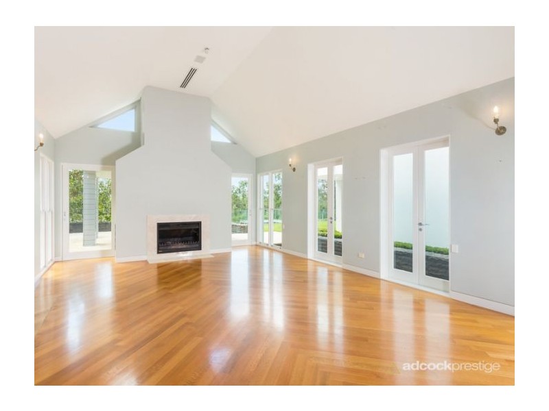 302 Jesmond Road, Fig Tree Pocket QLD 4069