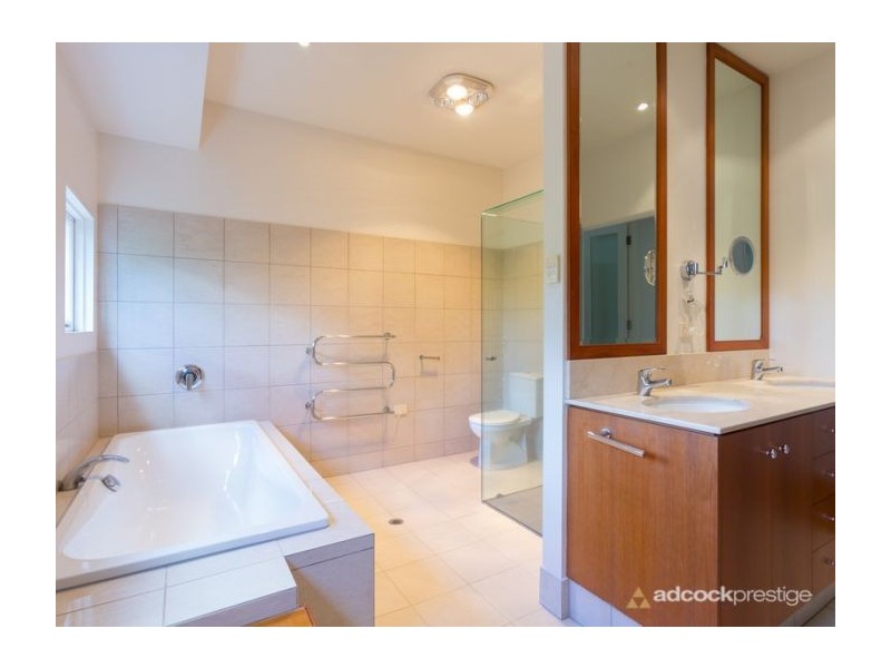 302 Jesmond Road, Fig Tree Pocket QLD 4069