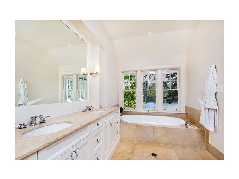 141 Laurel Avenue, Chelmer QLD 4068