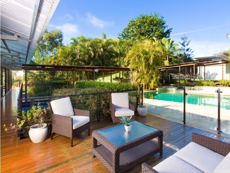 15 Royston Street, Brookfield QLD 4069