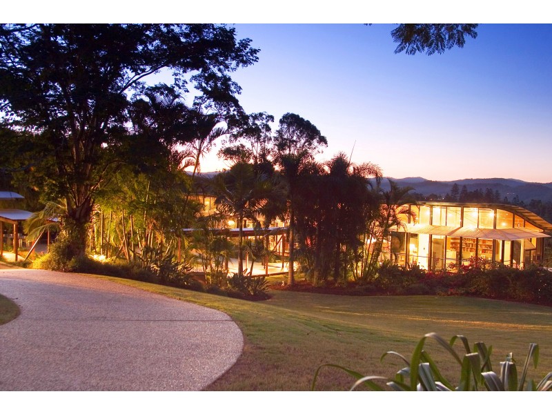 15 Royston Street, Brookfield QLD 4069