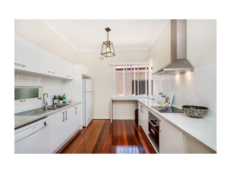 19 Neulans Road, Indooroopilly QLD 4068