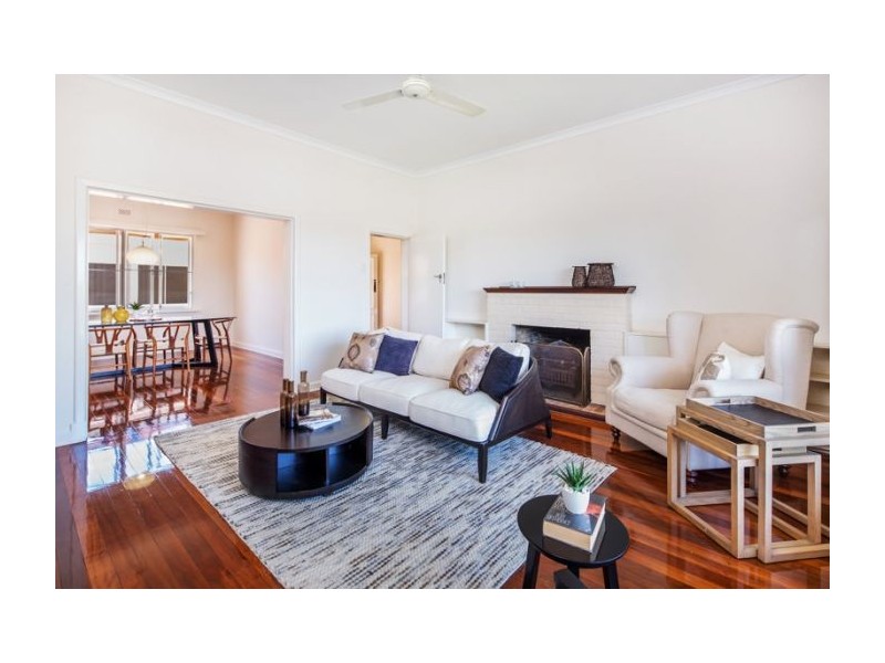 19 Neulans Road, Indooroopilly QLD 4068