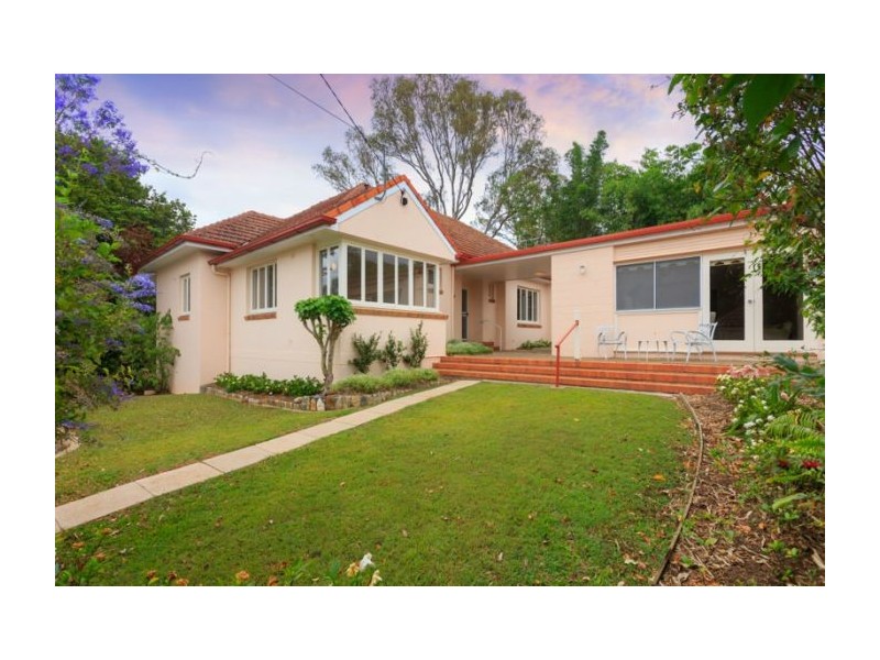 19 Neulans Road, Indooroopilly QLD 4068