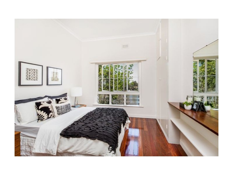 19 Neulans Road, Indooroopilly QLD 4068