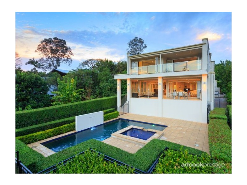 16 Douglas Street, Sherwood QLD 4075