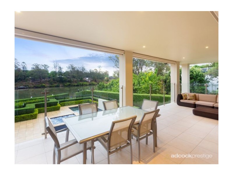 16 Douglas Street, Sherwood QLD 4075