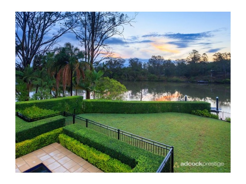 16 Douglas Street, Sherwood QLD 4075