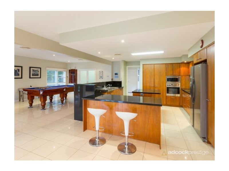 16 Douglas Street, Sherwood QLD 4075