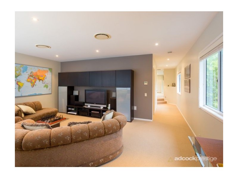 16 Douglas Street, Sherwood QLD 4075