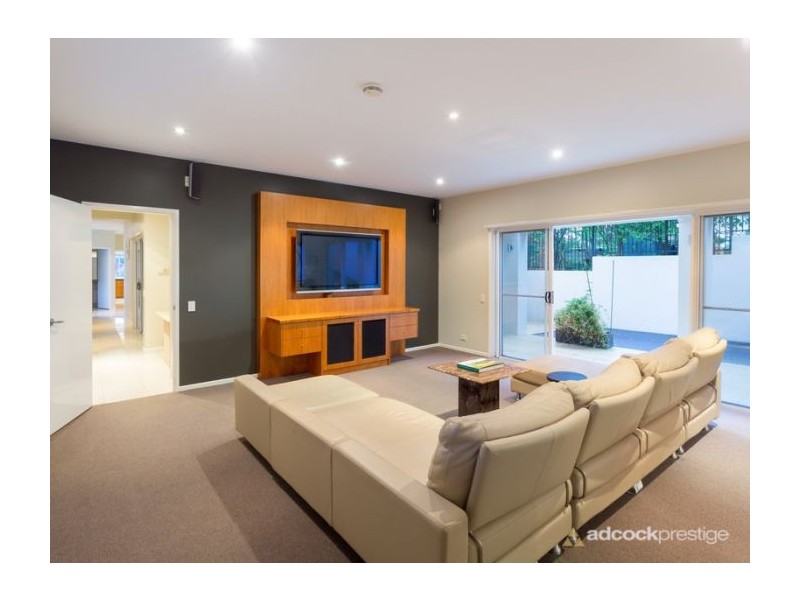 16 Douglas Street, Sherwood QLD 4075