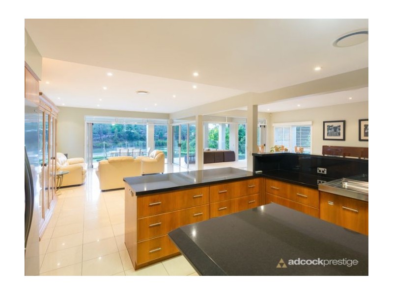 16 Douglas Street, Sherwood QLD 4075