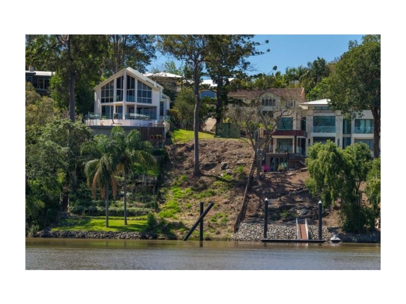 3 Ivy St, Indooroopilly QLD 4068