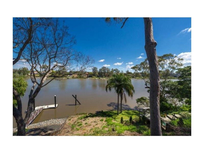 3 Ivy St, Indooroopilly QLD 4068