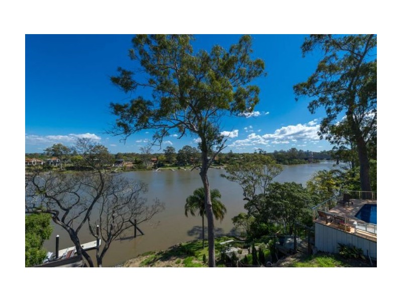 3 Ivy St, Indooroopilly QLD 4068
