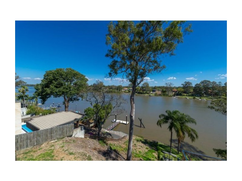 3 Ivy St, Indooroopilly QLD 4068