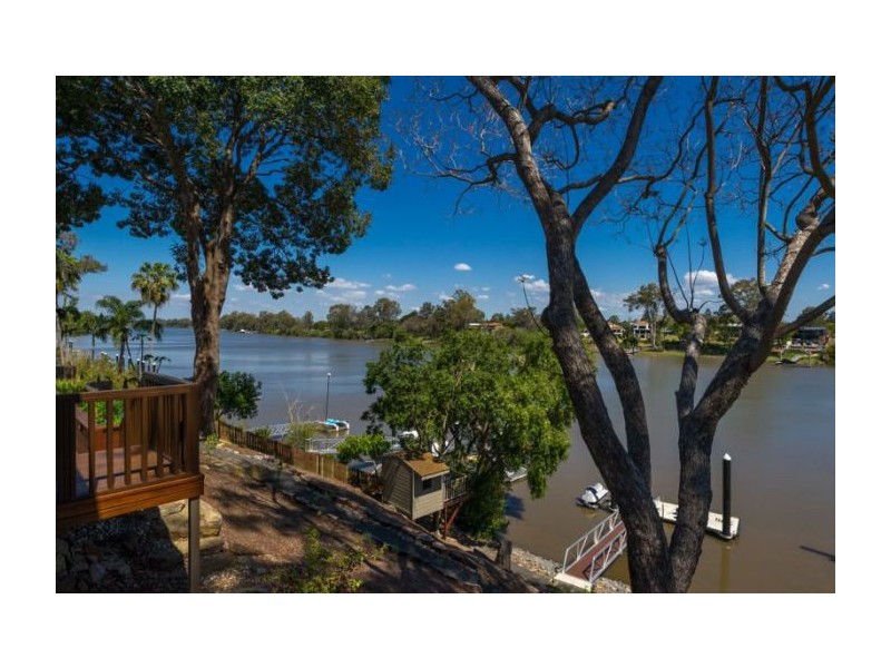 3 Ivy St, Indooroopilly QLD 4068