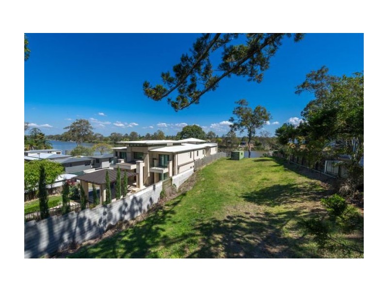 3 Ivy St, Indooroopilly QLD 4068
