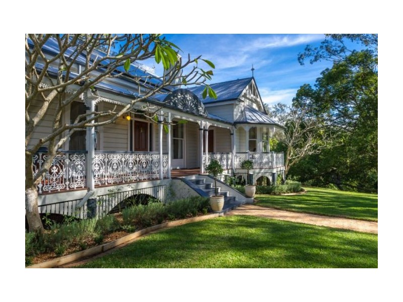 38a Scenic Road, Kenmore QLD 4069