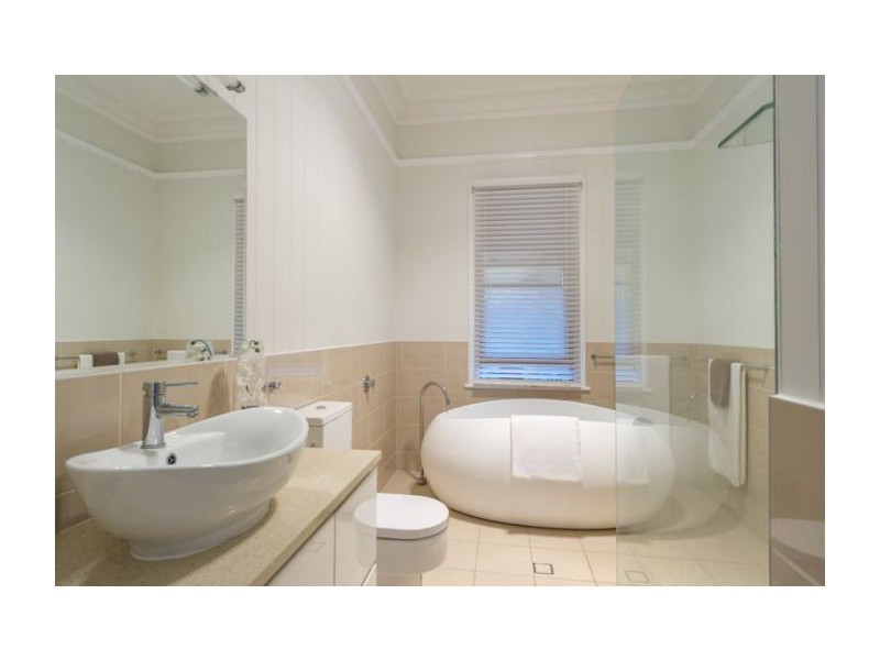 38a Scenic Road, Kenmore QLD 4069