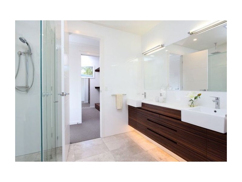 11 Avebury Street, West End QLD 4101