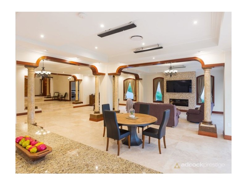 27 Robertson Place, Fig Tree Pocket QLD 4069