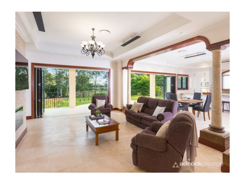 27 Robertson Place, Fig Tree Pocket QLD 4069