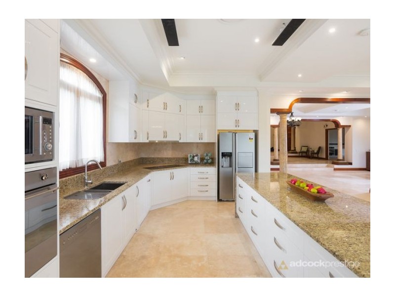 27 Robertson Place, Fig Tree Pocket QLD 4069
